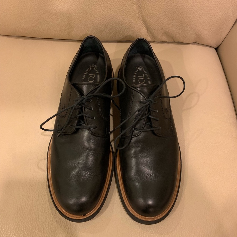 Tod’s men’s black derby size 7.5